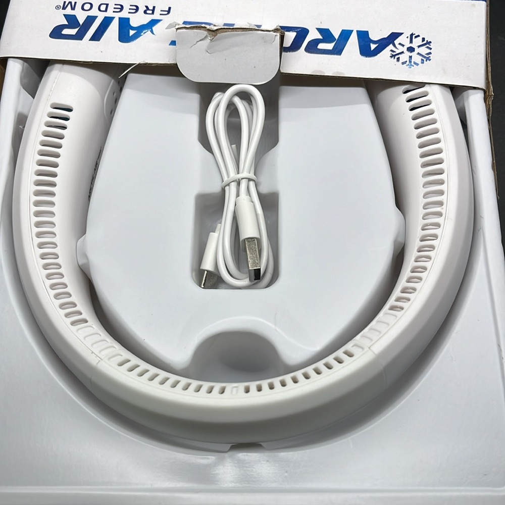 Hands-Free Wearable Neck Fan – White - Picture 4 of 6